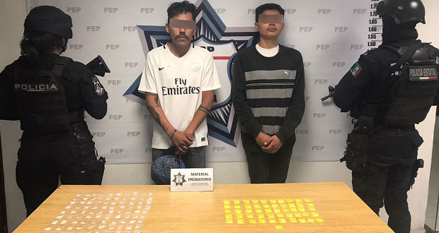 Policía Estatal detiene a dos narcovendedores en Xilotzingo