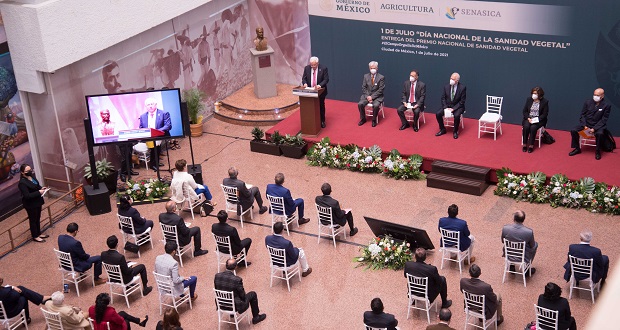 Sader da premio nacional a expertos en control biológico y de plagas