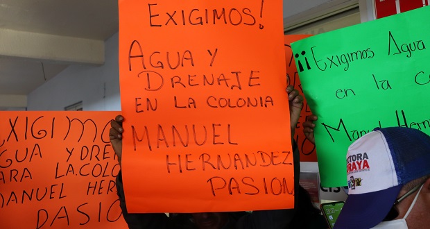 Vecinos antorchistas exigen servicio de agua potable