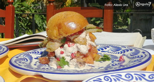 Venderán hamburguesas de Chile en Nogada en Puebla, ¡conócela!