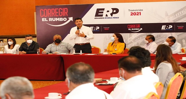 En encuentro, taxistas exponen problemas a Eduardo Rivera