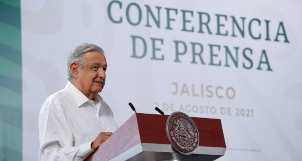 AMLO anuncia programa de bacheo en todas las ciudades del país