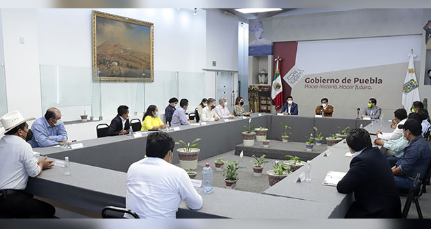Barbosa se reúne con ediles y diputados federales electos del PVEM