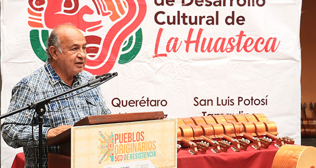 Cultura entrega instrumentos musicales huapangueros a 12 municipios