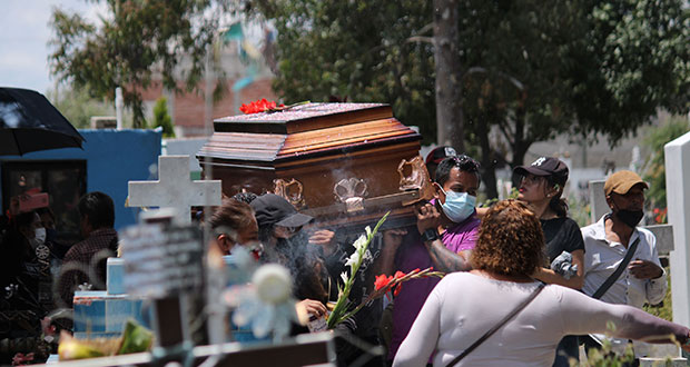 Dan último adiós a Juan, fallecido tras explosión en FGR de Puebla   