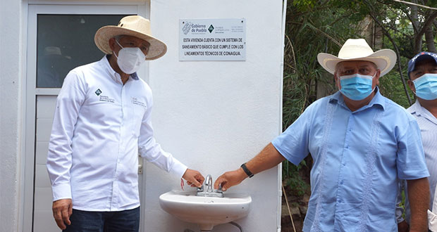 Gobierno invierte 2.7 mdp en sistemas de saneamiento en Ahuehuetla