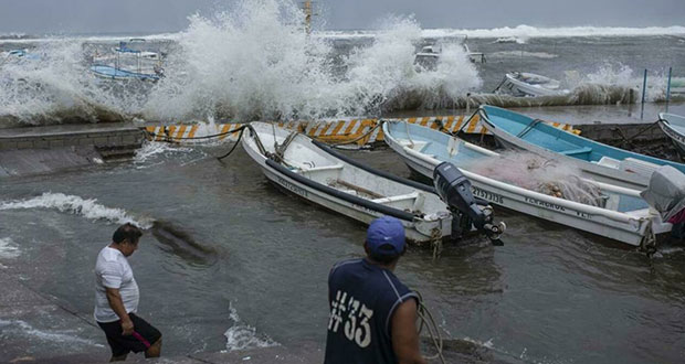 Huracán Grace deja 9 muertos, inundaciones y deslaves en Veracruz