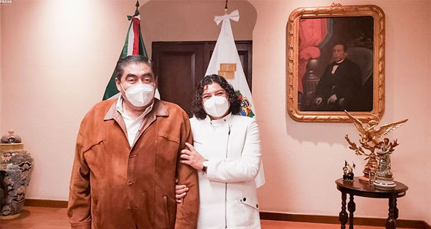 Karina Perez tiene reunión con Barbosa, previo a dejar alcaldía