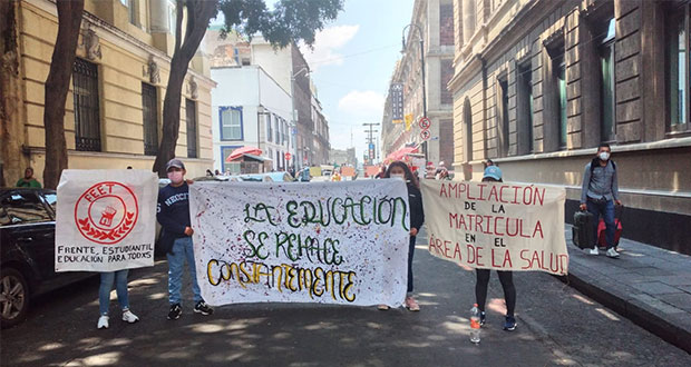 Piden a AMLO ampliar matrícula en Universidad de la Salud de Puebla