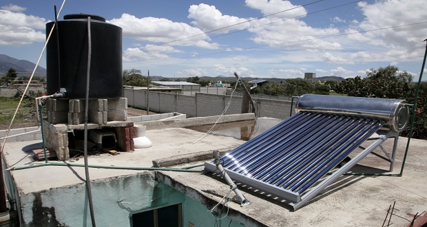 Secretaría de Bienestar da 200 calentadores solares en Tlachichuca