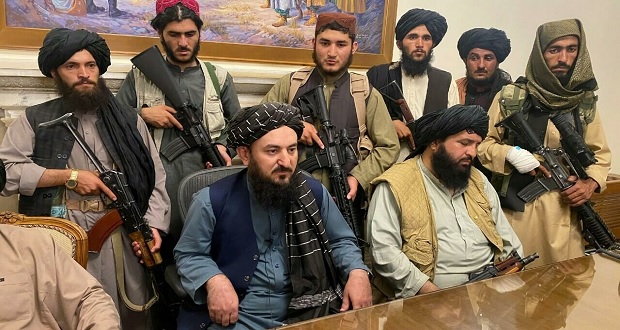 Rusia y China entablan relación con talibanes tras toma de Afganistán