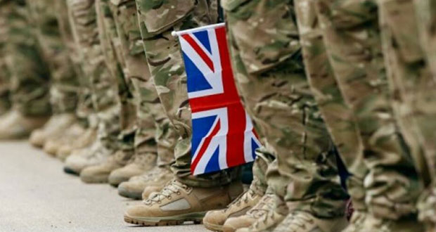 Ante desabasto, Reino Unido recurre a militares para llevar gasolina  