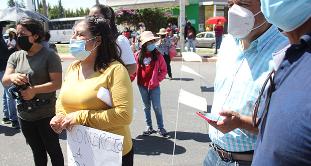 Cierran vecinos bulevar Valsequillo tras muerte de repartidor