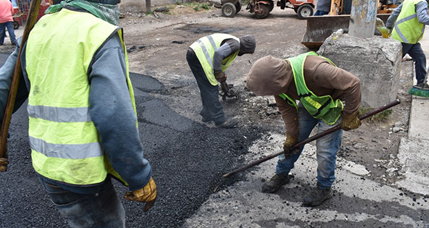 Comuna de Ocoyucan da mantenimiento a entronque de la 11 Sur
