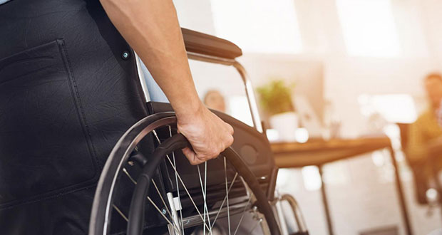 En 2022, pensión para personas con discapacidad subirá a $2,700