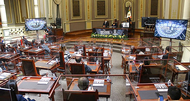 Entre halagos y sin oposición, último informe del Congreso de Puebla
