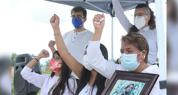Exigen aplicar justicia tras muerte de Carlos Portillo en separos de Xoxtla
