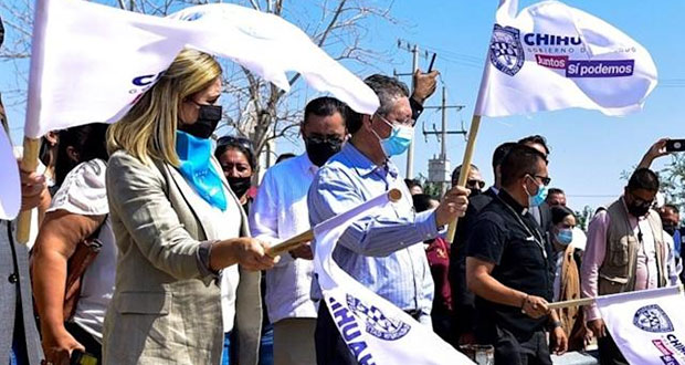 Gobernadora de Chihuahua porta pañuelo provida en primer evento
