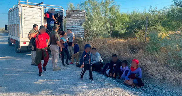 INM rescata a 103 migrante abandonadas un camión en Nuevo León