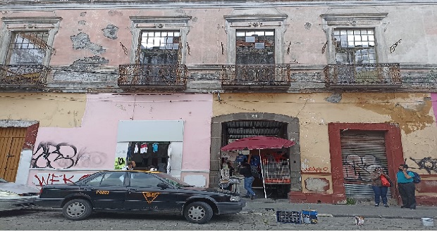 Vecindades del CH de Puebla aún con familias. Foto: Alexis Lira/Ángulo 7