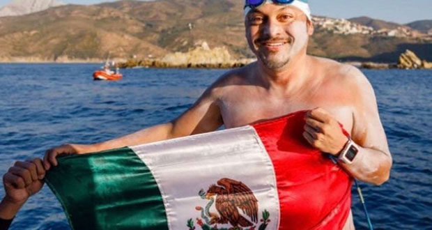 Mexicano cruza nadando el Canal de la Mancha 