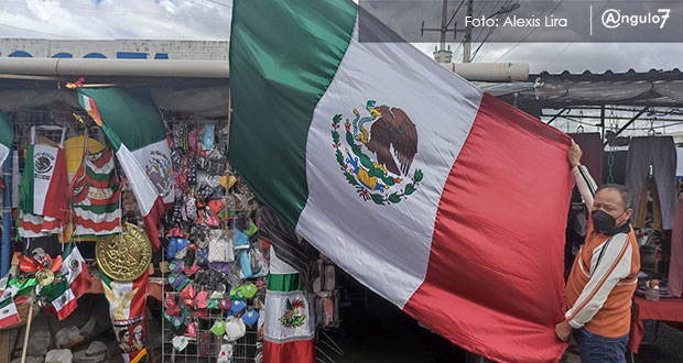 En Puebla, otro año con bajas ventas de artículos patrios; esperan 50%