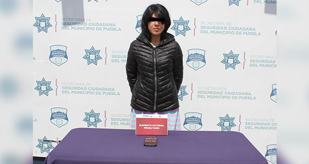 Policía Municipal detiene a mujer por robó a usuario de la Ruta 63