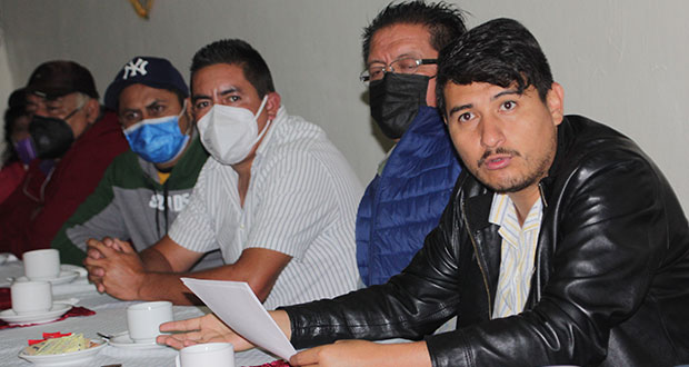 Por operar sin permisos, clausuran 7 corralones; grulleros protestan