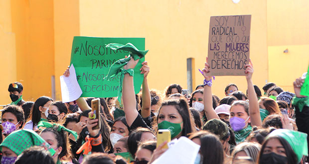 Puebla se une al Día Global por Aborto Legal; exigen a Congreso legislar