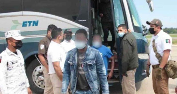 SRE reinicia vuelos de retorno voluntario de migrantes a Haití