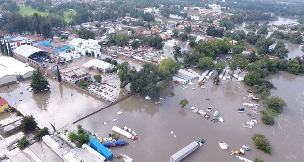 Semar rescata a 7 civiles en Tula tras desbordamiento de presa 