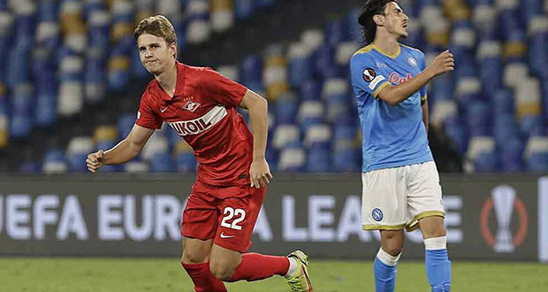 Spartak Moscú derrota sobre la hora al Napoli de Lozano