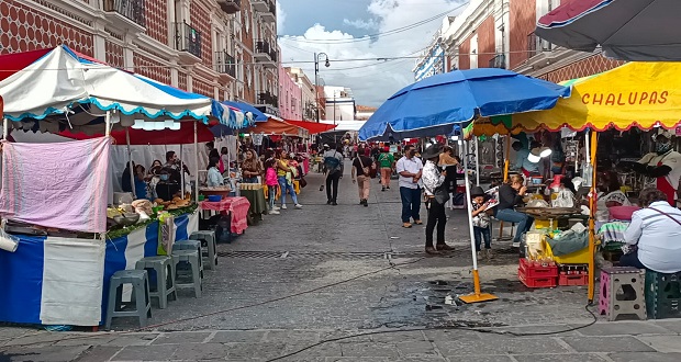 Vendedores llenan CH de Puebla para el Grito