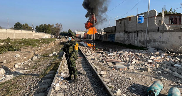 700 militares laboran en Xochimehuacán tras explosión: Sedena