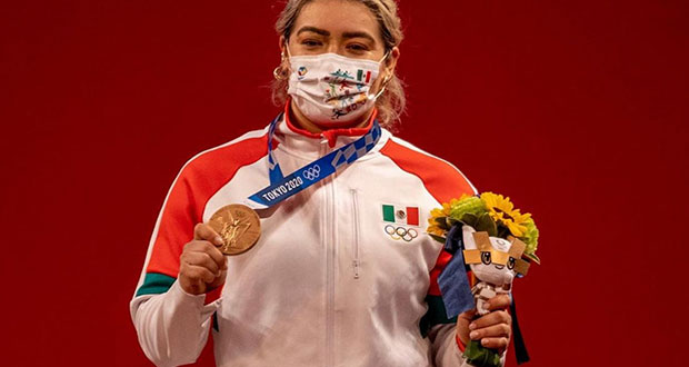 Aremi Fuentes, ganadora olímpica, recibe Premio Nacional del Deporte