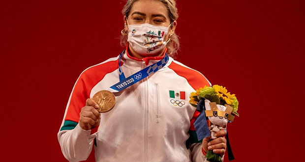 Aremi Fuentes, ganadora olímpica, recibe Premio Nacional del Deporte  