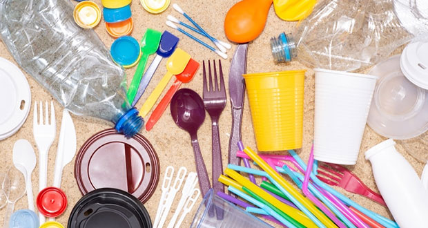 Avanza reforma para eliminar plásticos de un uso en México para 2025