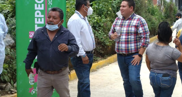 Con ayuda de Antorcha, pavimentan calle en Xicotepec de Juárez