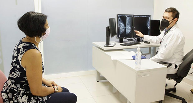 Con cirugía oncoplástica, IMSS salva a paciente de perder seno