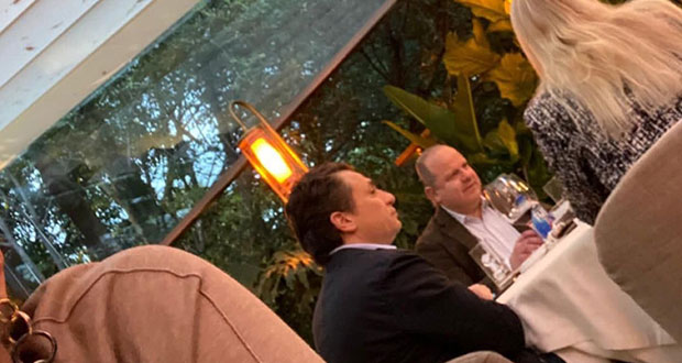 Desatan críticas fotos de Lozoya en exclusivo restaurante de Las Lomas