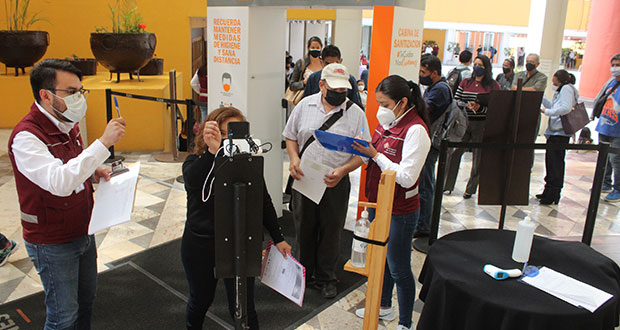 Mil 400 personas participan en Feria del Empleo Puebla: ST  