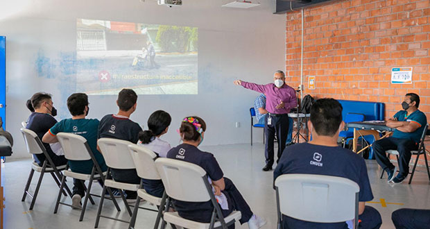 SMT capacita a universitarios sobre movilidad sostenible  