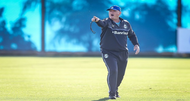 Scolari, despedido por descenso del Gremio