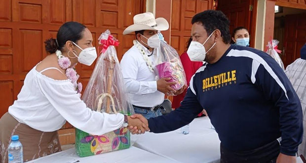 Tras 18 años, gobierno formaliza donación de predio en Zacapoaxtla