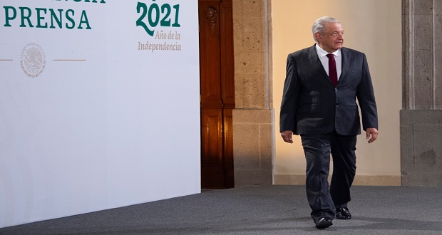 UNAM y universidades fueron sometidas por pensamiento neoliberal: AMLO