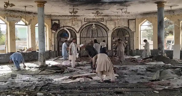 Ataque terrorista en mezquita de Afganistán deja al menos 100 muertos
