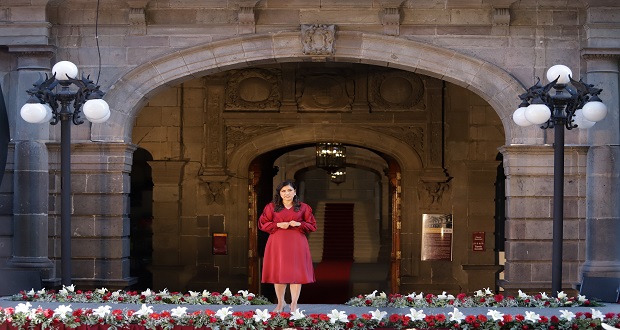 No cedí a chantajes y defendí autonomía municipal: Claudia Rivera en informe