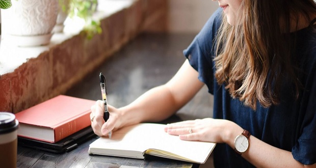 ¿Te gusta escribir? Inscríbete en concurso para ganar una laptop