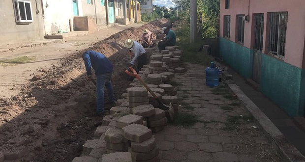 Dan continuidad a proyectos de red de agua potable en Tecomatlán