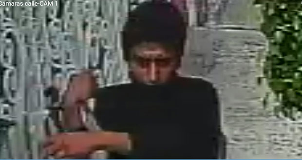 ¿Lo has visto? Captan a sujeto robando autopartes por plaza San Pedro